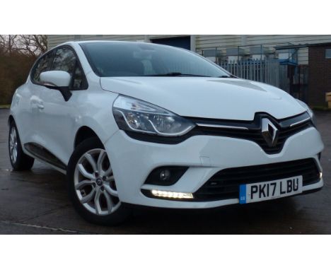 Extremely low mileage Renault Clio Dynamique Nav, 2017, manual, white, odometer reads 1706, 1.2L petrol. MOT to January 2024.