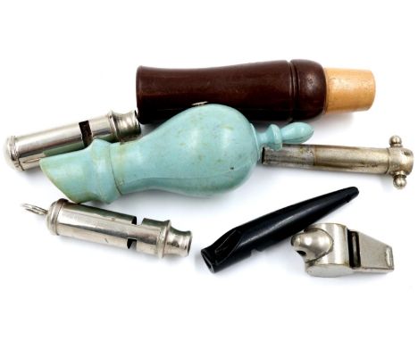 Mixed whistles and bird calls. P&amp;P Group 1 (£14+VAT for the first lot and £1+VAT for subsequent lots) 