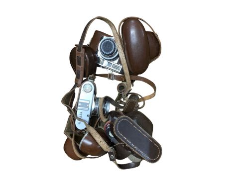 Voightlander Vitomatic II camera and two Vito B cameras, all casedCondition Report:Untested, all with cosmetic issues includi
