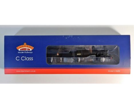 A boxed 00 gauge Bachmann model train: BM 31-462A C Class 31227