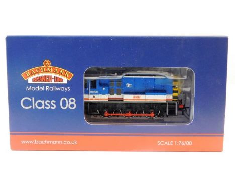 A boxed 00 gauge Bachmann model train: BM 32-109 Class 08 diesel shunter 08631 'Eagle' NSE