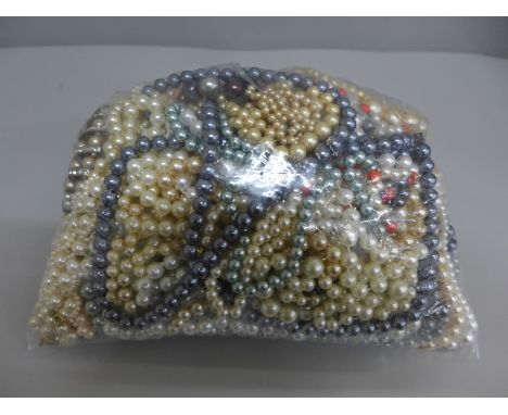 Faux pearl jewellery 
