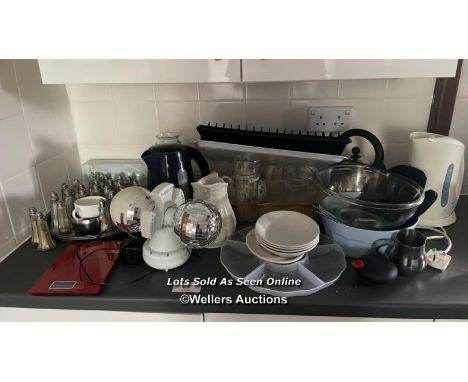 LARGE QUANTITY OF KITCHEN EQUIPMENT INCL. SALT AND PEPPER SHAKERS, SCALES, KETTLES, BOWLS, GLASSES AND MORE / COLLECTION LOCA