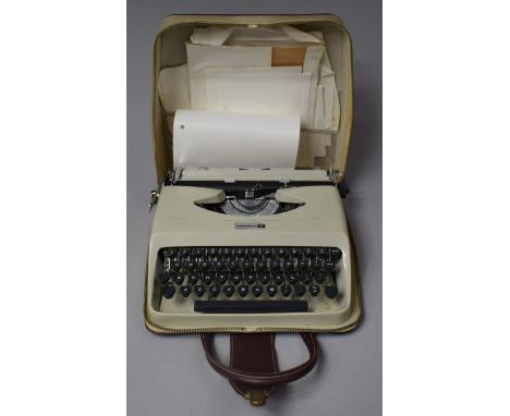 A Underwood 18 Manual Typewriter 