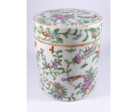 ORIENTAL PORCELAIN CYLINDRICAL TEA CADDY, APPROX. 12 cm