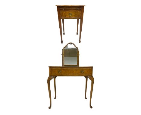 Early 20th century reverse bow-front dressing table, raised swing mirror back, reeded edge over single drawer, raised on cabr