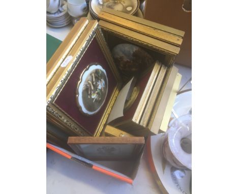 BOX OF SMALL PICTURES MAINLY CERAMIC     T3