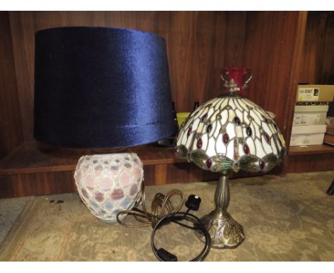 A TIFFANY STYLE TABLE LAMP WITH DRAGONFLY PATTERN SHADE TOGETHER WITH A CERAMIC TABLE LAMP AND BLUE SHADE