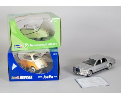 FRANKLIN MODELS MINT AND PACKAGED 1:24 SCALE PRECISION MODEL OF A 1998 ROLLS ROYCE SILVER SERAPH with polystyrene packaging a