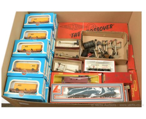 Rolling Stock and Accessories to include Airfix 18 x 54052 Dr. X Module Pack B, Lima 2 x Siphon Wagons (5352 BR blue and 5353