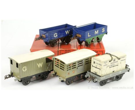 Hornby O Gauge a group of Goods Wagons consisting of GW Brake Van, Flat Truck with Container, Excellent in Good Plus boxes to