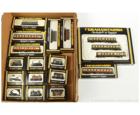 Graham Farish N Gauge Rolling Stock comprising 3 x crimson and cream Mk1 Passenger Coaches (2 x 0686 2nd Class and 1 x 0775 B