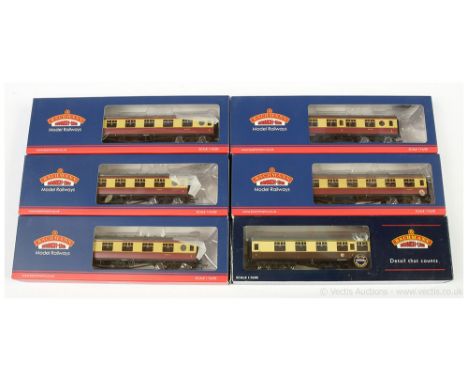Bachmann OO Gauge BR Passenger Coaches comprising 5 x crimson and cream Porthole type (2 x 39-455 Corridor 1st, 2 x 39-470 Br