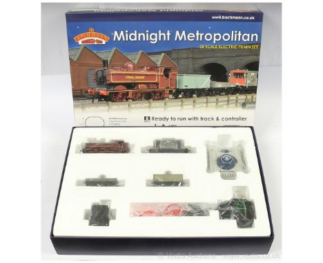 Bachmann OO Gauge Ref 30-076 "Midnight Metropolitan" Train Set with a 0-6-0 Tank Loco London Transport maroon No.L97, 3 x Goo