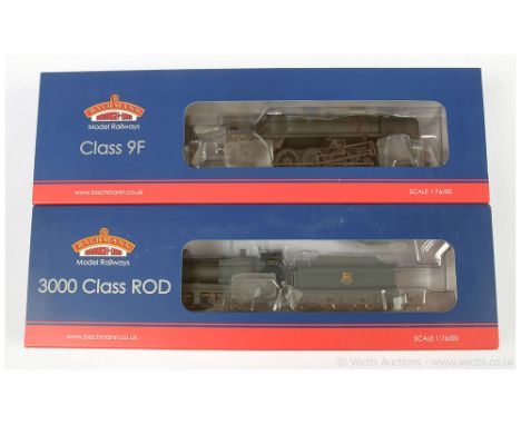 Bachmann OO Gauge pair of Steam Outline Locomotives consisting of Ref 31-128 2-8-0 Loco and Tender Class 3000 "Rod" No.3036 i