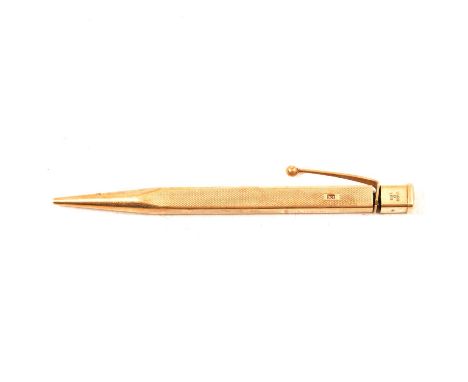 Yard O Led 9ct gold pencil, square with engine turned decoration, engraved "Indian Red Cross Appeal 1944" and with presentati