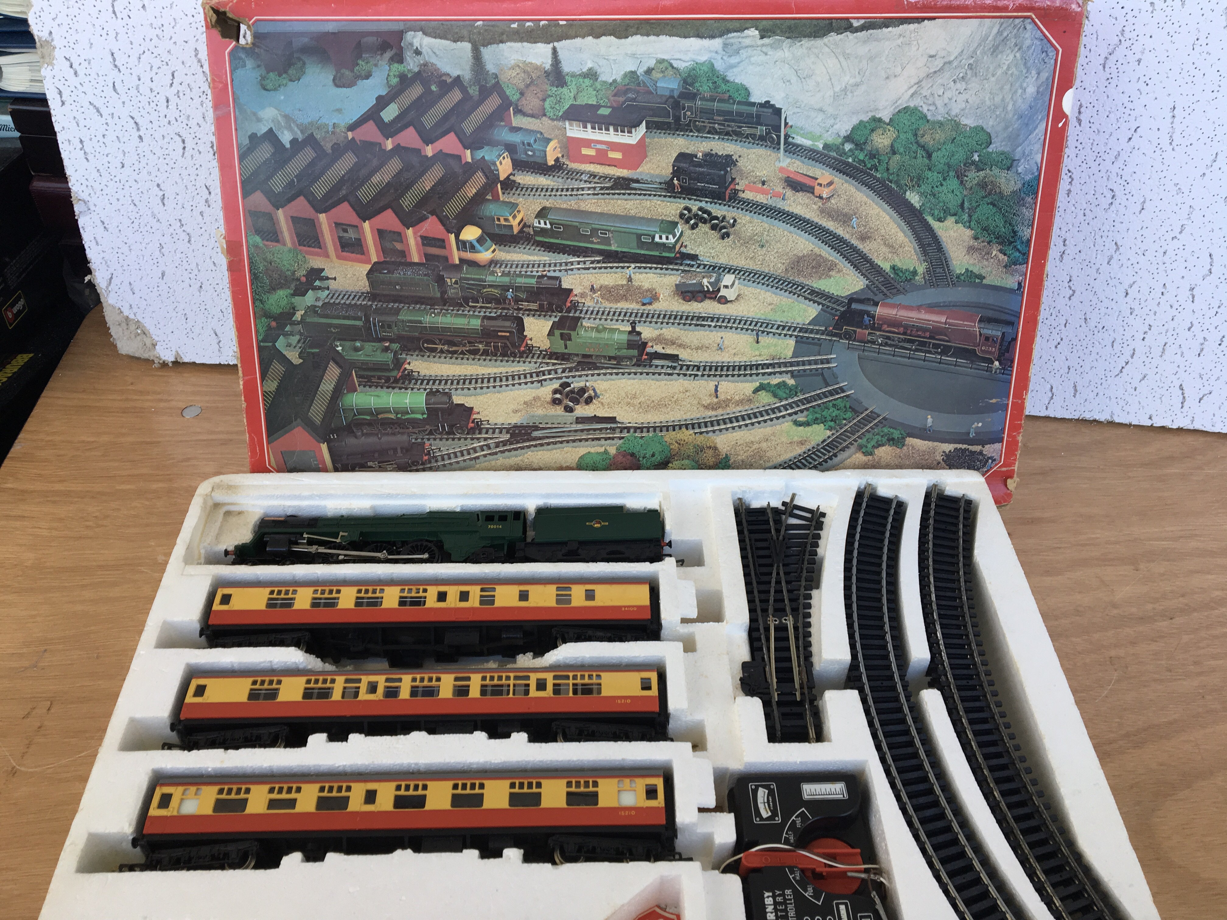 Hornby railway Dublo boxed, Blundells Iron Duke Set 70014, electric
