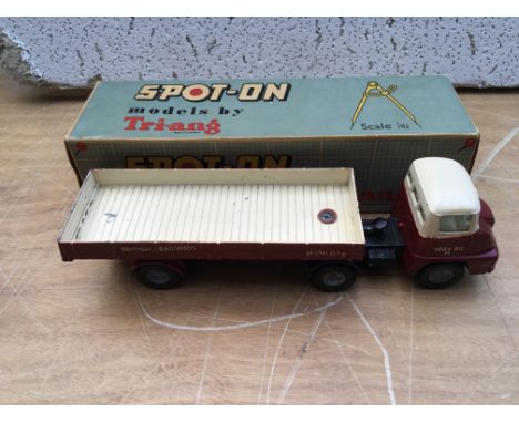 Triang Spot on, 1/42 scale, Thames trader with box trailer, original box