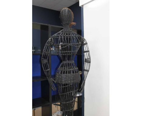 WICKER FEMALE MANNEQUIN