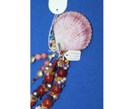 LOT OF COSTUME JEWELLERY
including vintage glass beads, carved red agate beads (possibly Indian), a suite of red glass and am
