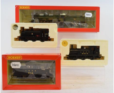 A Hornby 00 gauge locomotive and tender, 4-6-0, Class B17/6 Manchester United weathered special edition of 750, R3163, and th