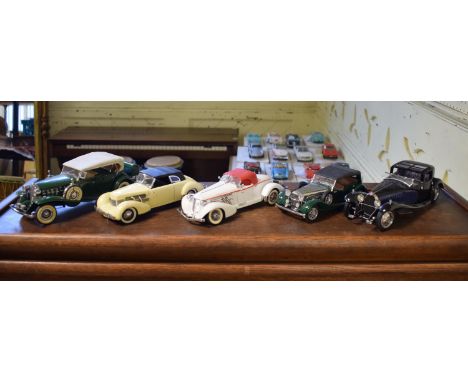 A Franklin Mint Precision Models 1:24 scale 1930 Bugatti Royale Coupé  Napoleon, and four others, all unboxed (5)Report by GH