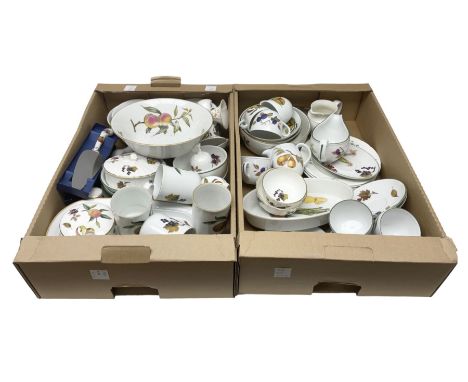 Royal Worcester Evesham, Arden and Evesham Vale pattern tea and dinner wares in two boxes