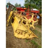 NEW HOLLAND 8040 HEADER