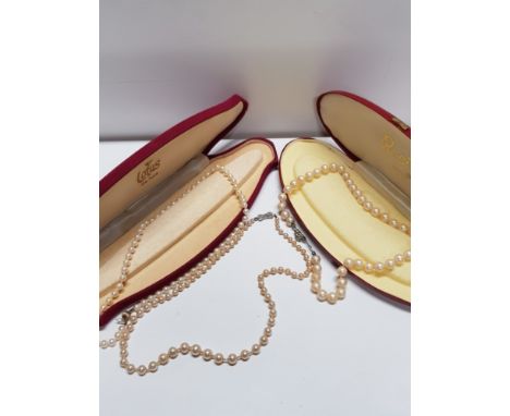 3 LADYS PEARL NECKLACES