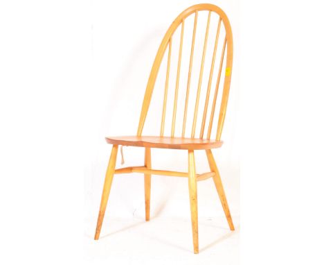 Lucian Ercolani Ercol Windsor Quaker, British Modern Design. A mid Century beech & elm wood Quaker pattern dining chair, havi