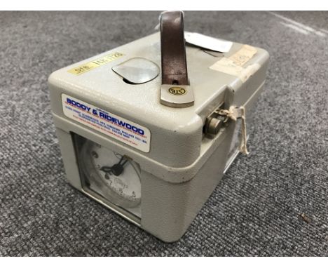 A pigeon timing clock