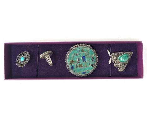 A box of jewellery including a green enamelled brooch pendant marked 925 silver, a ring with green stone marked 'Jerusalem 10