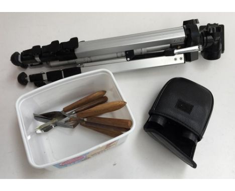 A Revue camera tripod, together with a pair of binoculars in case, and a set of Rowney &amp; Olsons palette knives (W) 
