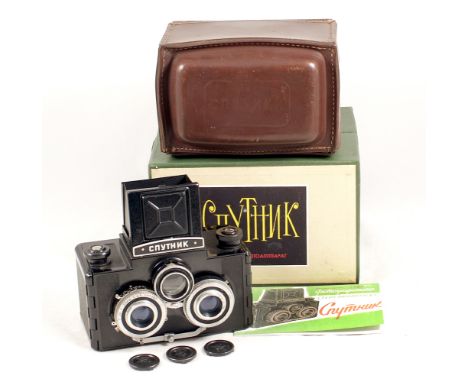 Early SPUTNIK Medium Format Stereo Camera (1955-58). (condition 3F). Early version with 1/25 shutter speed, T-22 f4.5 75mm le