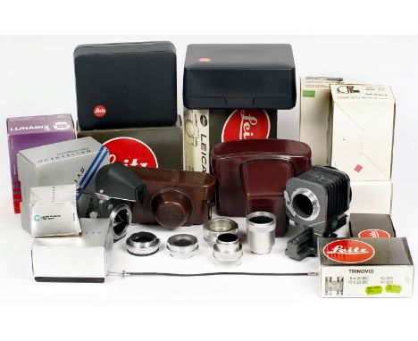 Leica Bellows & Visoflex End Lot. To include Visoflex with finder & various tubes etc, Leica M bellows & ring, Leica R & scre