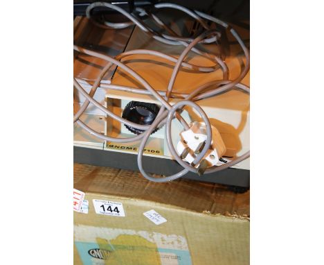 Jaguar gnome 7106 slide projector boxed. Not available for in-house P&P.Condition Report: This item was working at the time o