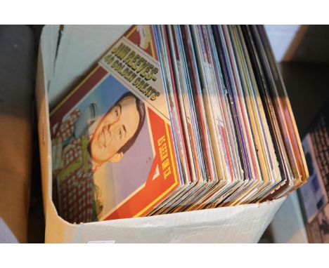 Collection of assorted Jim Reeves records. P&amp;P Group 3 (£25+VAT for the first lot and £5+VAT for subsequent lots) 