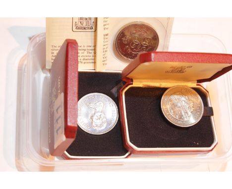 Two boxed Jersey crowns 1977 and a 90th birthday £5 coin. P&amp;P Group 1 (£14+VAT for the first lot and £1+VAT for subsequen