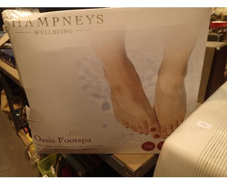 Boxed oasis foot spa,  P&amp;P Group 3 (£25+VAT for the first lot and £5+VAT for subsequent lots) 