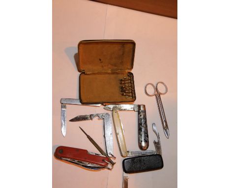 6 penknives and other items. P&amp;P Group 1 (£14+VAT for the first lot and £1+VAT for subsequent lots) 