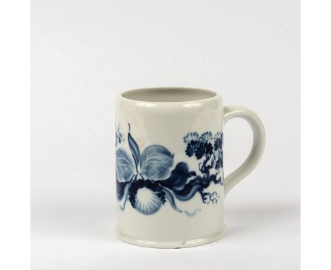 Meissen, Humpen Porzellan blau staffiert. Blaue Orchidee auf Ast. Unterglasurblaue Schwertermarke, 1 Schleifstrich. H.: 14 cm