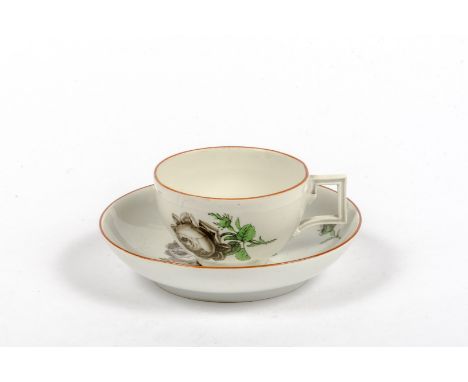 Tasse mit Unterteller, Meissen , Marcolini um 1780 Polychrom mit schwarzer Rose bemalt.  Unterglasurblaue Schwertermarke mit 