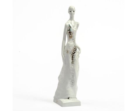Meissen Skulptur , Entw. Jörg Danielczyk (*1952) Porzellan weiß, farbig staffiert.  'GEDUND'  Entwurf um das Jahr 2000, nach 
