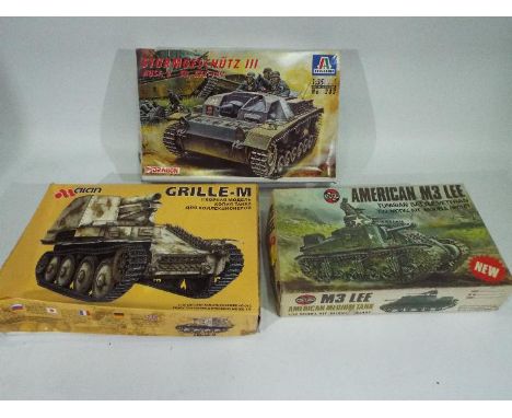 Airfix, Alan, Italeri - Three boxed 1:32 and 1:35 scale plastic model tank and gun kits. Lot consists of Airfix 1:32 #08364-5