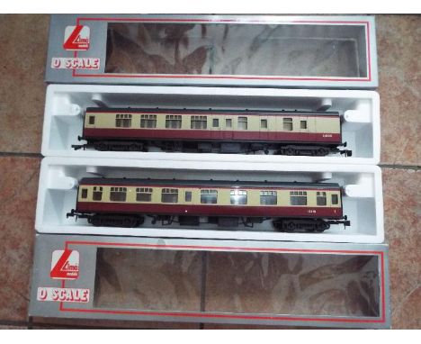 Lima - Two O gauge, model Mk 1 passenger corridor carriages, maroon and cream livery, # 316618 and # 316644, both appear nm i