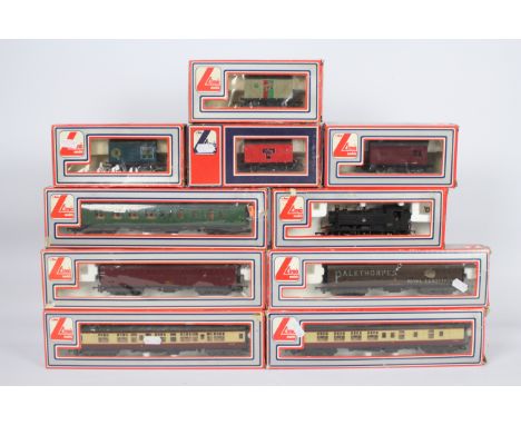 Lima - 5 x boxed carriages, 4 x boxed wagons, and a boxed steam-engine train - The #9420 'British Railways' steam-engine trai