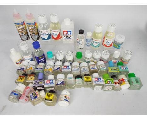 Humbrol, Tamiya, Revell, Others - Approximately 50 bottle of model making thinners, varnishes, cement and similar products. L