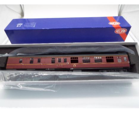 Heljan - an O gauge model BSK Mk1 maroon passenger carriage # 4921, appears mint in nm blue box with internal packaging  (thi