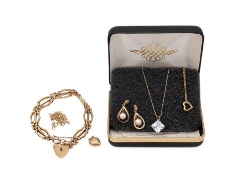 An assortment of 9ct gold jewellery to include a gate bracelet with heart lock and safety chain, weight 13.4 grams; a 9ct pen
