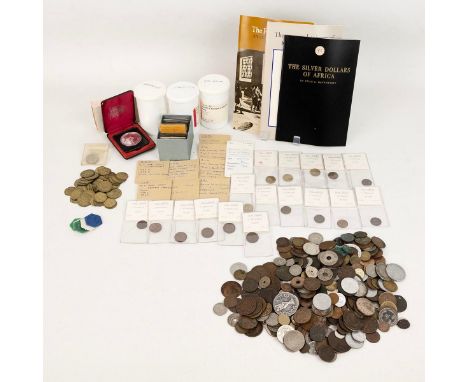 World coins and tokens, including approximately 45g of silver currency.